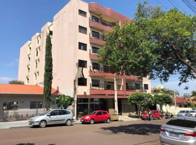 VENDE-SE APARTAMENTO NA RUA ARARUNA EM CAMPO MOURÃO-PR