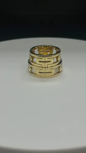 Par de Alianças T Vazadas em Ouro 18k 750