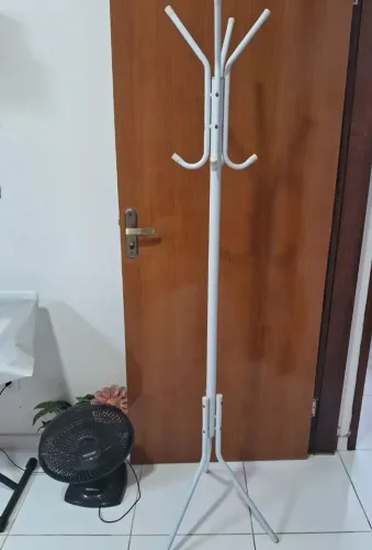 Cabideiro seminovo metal