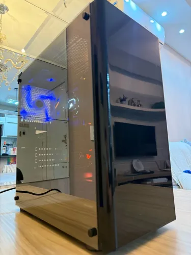 PC Gamer - RTX 2060 Intel Core I9