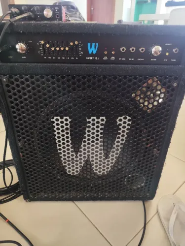 Faço troca Tbm amplificador combo para contra Baixo Warwick Sweet 15.3