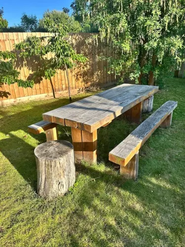 Mesa com 2 bancos para área externa 