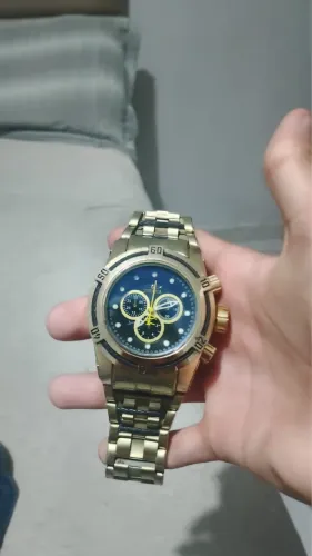 Relógio invicta dourado