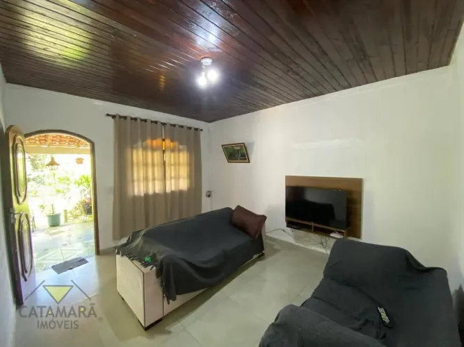 Chácara com 3 dormitórios à venda, 2000 m² por R$ 750.000,00 - Varinhas - Mogi das Cruzes/