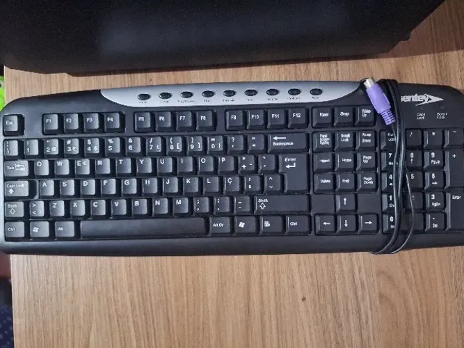 Teclado multi mídia