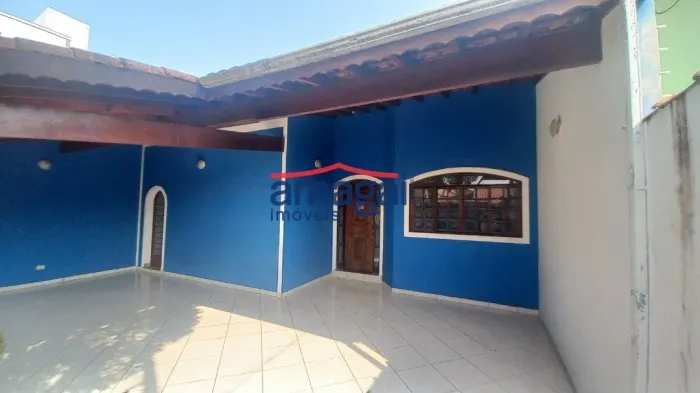 Casa 3 quartos com Piscina para alugar em Jacareí - Jardim Flórida