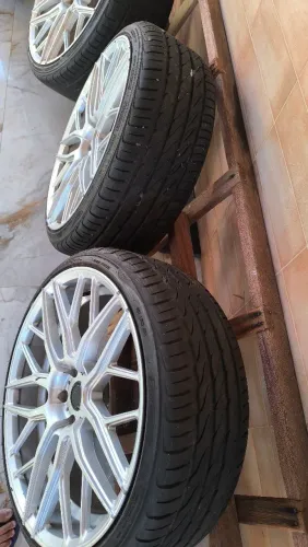 Rodas Marca/Modelo Vittoria Lisboa Aro 20 / 5x112