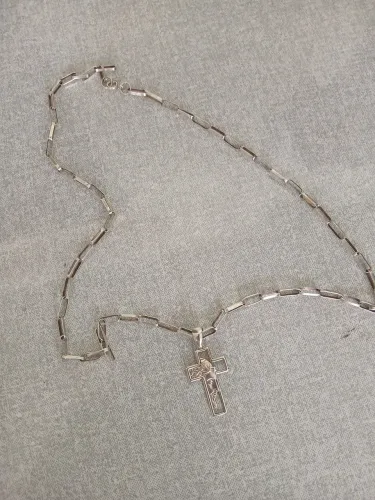 Correte de prata Cartier com cruzificio