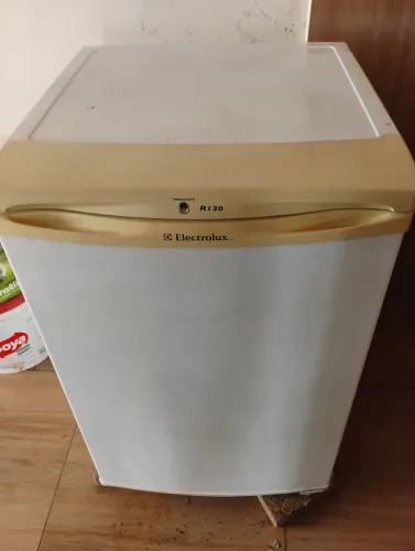 Frigobar Electrolux 105 litros