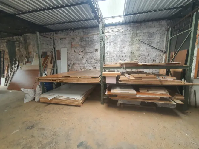 Vendo estrutura metálica para armazenar chapas de mdf e etc