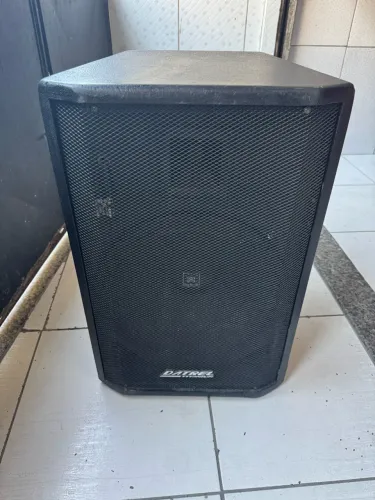 Caixa de som amplificada