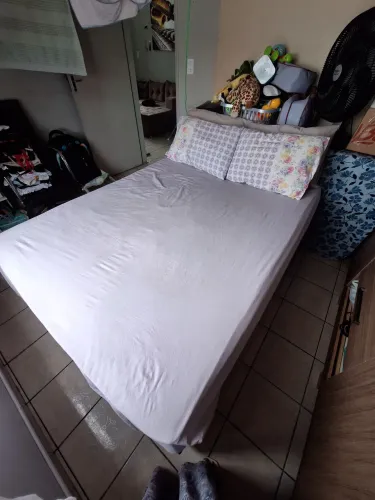 Vende-se cama casal