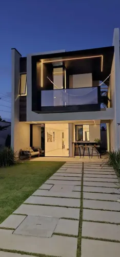 Casa em Rua Privativa no Eusébio de 04 Suítes, Área de Lazer, Espaço Living, Playground e