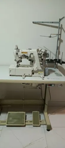 Máquina de Costura Colarete Singer