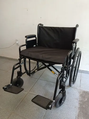 Cadeira de Rodas Manual Dobrável Para Obeso 180 Kg assento 62 cm D500 Dellamed