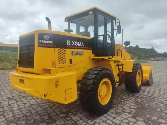 Pá Carregadeira XGMA Ano 2015 1.900 Horas Único Dono