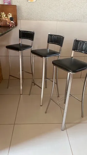 3 cadeiras de bancada