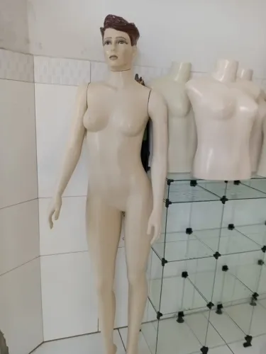 Manequins