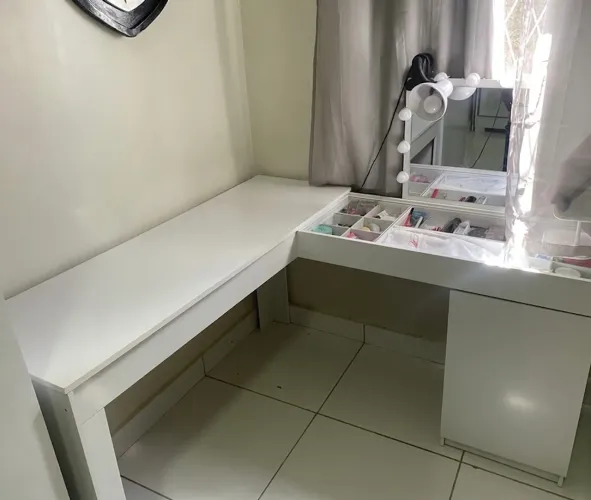 Penteadeira/Escrivaninha