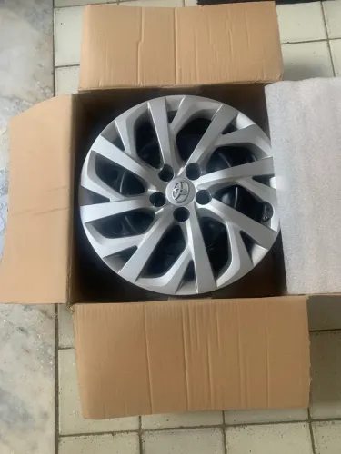 Quatro rodas de ferro com calota corola 500,00