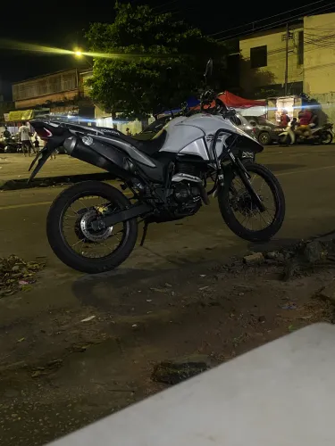 Vende-se xre300