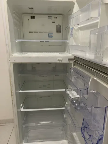 Vende-se geladeira de 430 litros Eletrolux .