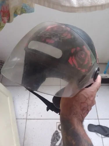 Capacete