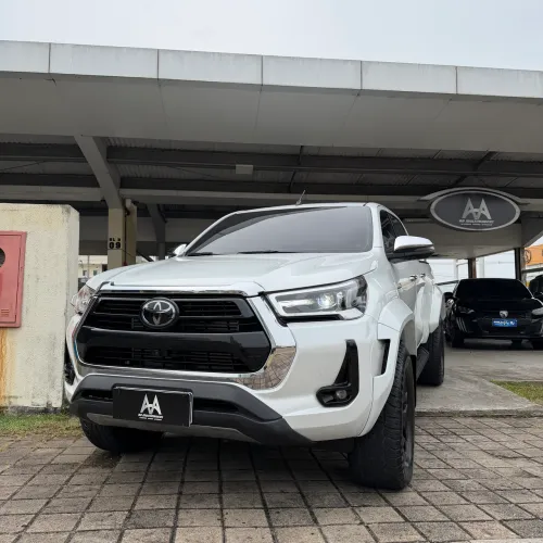 Toyota Hilux CD SRX Plus 4X4 2.8 TDI Die. Aut. 2024
