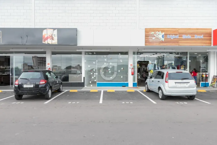 Sala Comercial para Locação no Pinheirinho 31m² Amplo Estacionamento