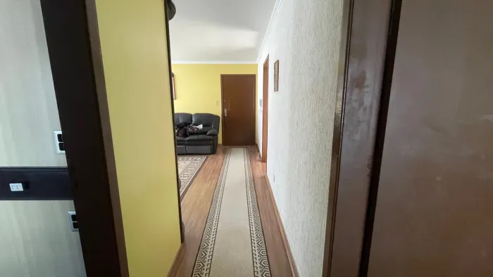 Apartamento à venda no Edifício Dona Antônia, Centro - 84 m², 2 quartos, cozinha com armár