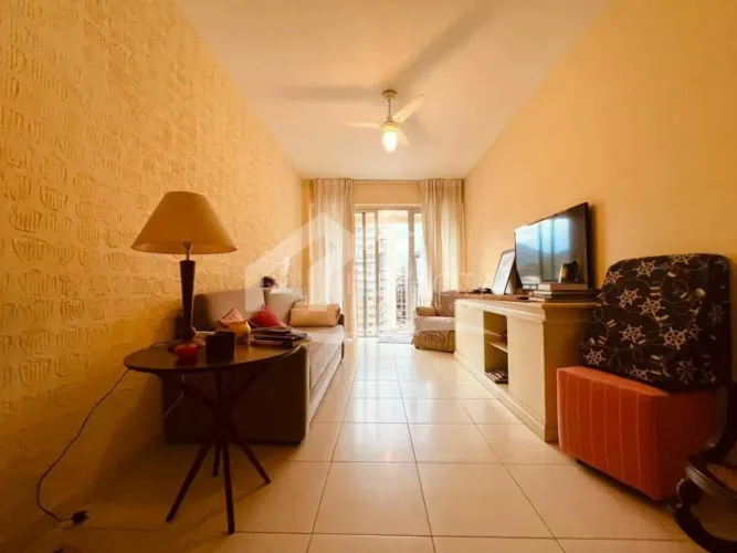 Apartamento com varanda e vista Cristo em Botafogo