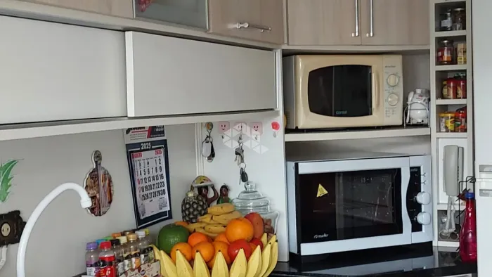 Apartamento bairro São Roque com 03 dormitórios.