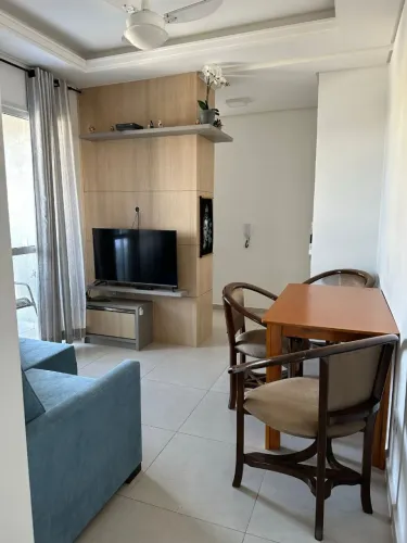 Apartamento semi mobiliado com 2 dormitórios + sacada no Bairro dos Ingleses!
