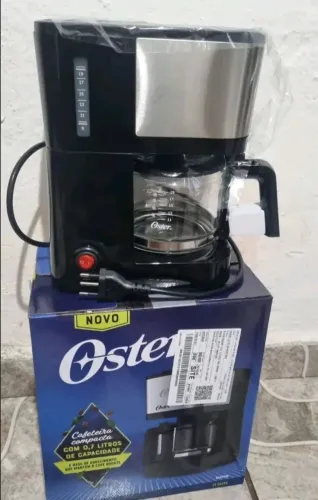 Cafeteira Oster nova