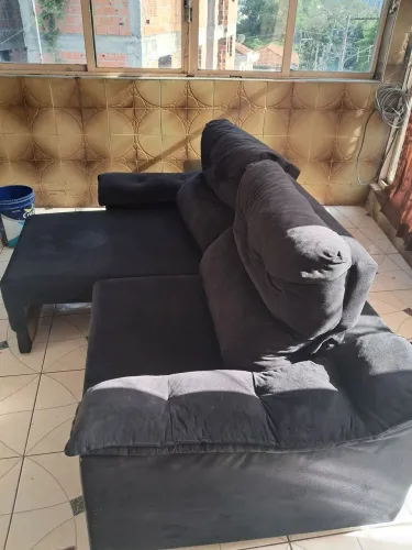 Vendo sofá preto retrátil de 2 lugares