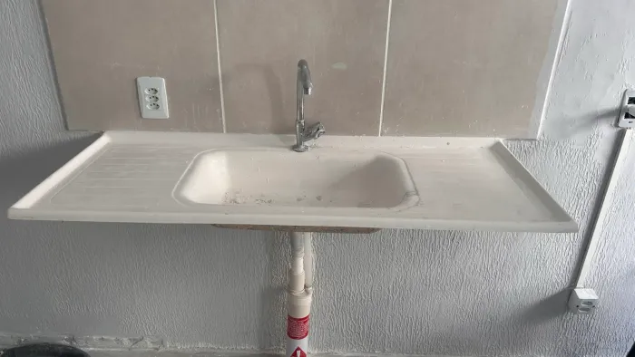 Pia de cozinha 1,20 x 0,55 + torneira