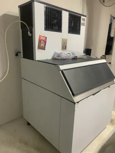Maquina de gelo, vendo