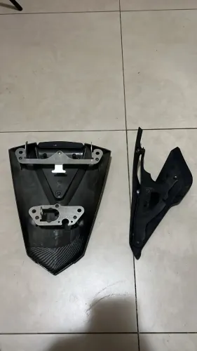 Kit Monoposto Fibra Carbono + Carenagem Lateral Direita R3 / MT-03