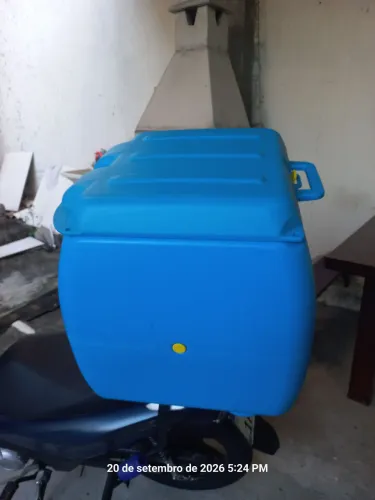 Bau 100 litros icbras premium com suporte, so instalar e trabalhar, brinde 1 colete novo.