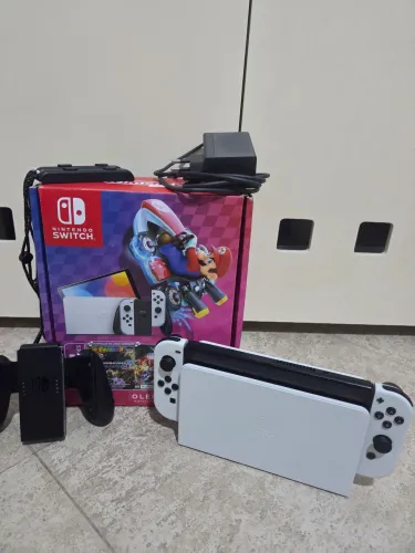 Nintendo Switch OLED Semi-Novo