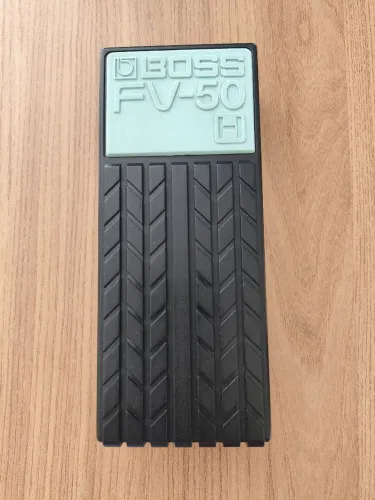 Pedal de Volume - BOSS FV-50H