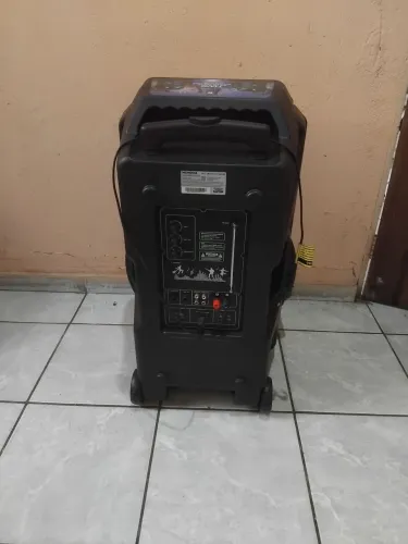 Vendo caixa de som mundial