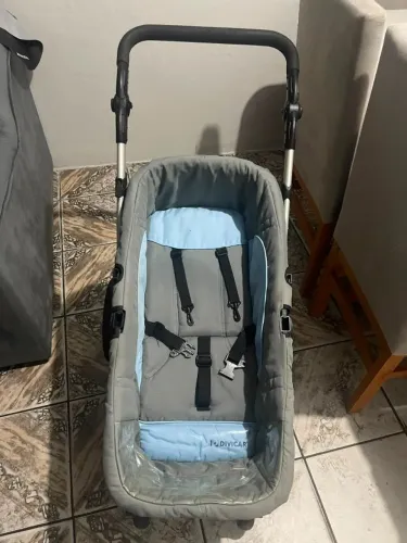 BEBE CONFORTO E CARRINHO MOISES.