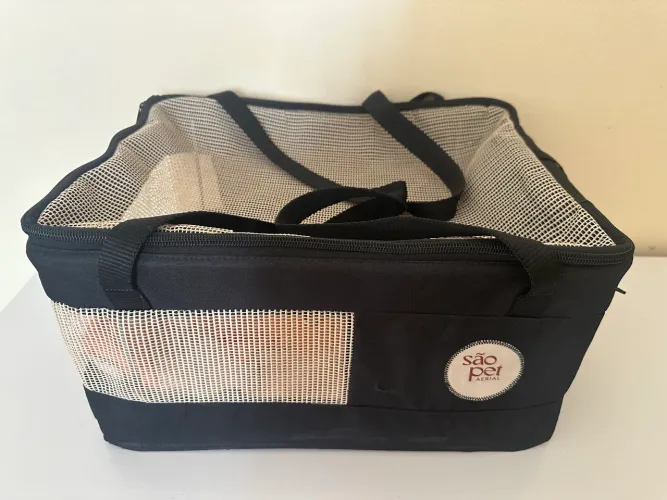 Bolsa pet, nova, marca São Pet. Ótima para viajar de ônibus ou avião. Cachorro e gato. 