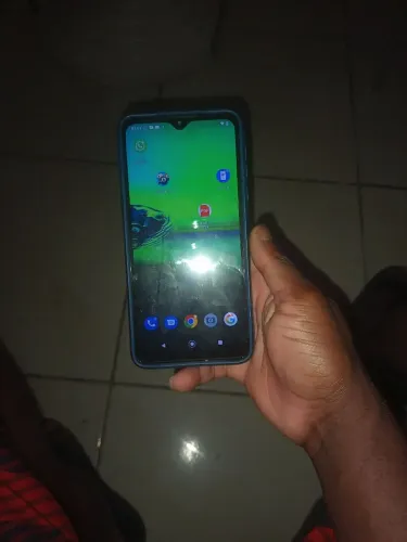 Moto G8 Play R$180