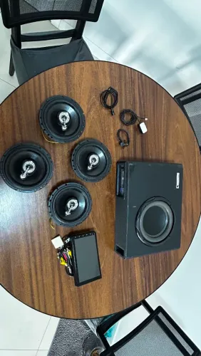Som automotivo e Kit Multimídia