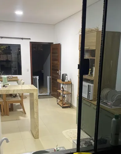 Vaga em casa mobiliada- 2,4 km da UFMT/ Anhanguera