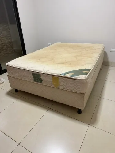 Colchão de casal usado + base