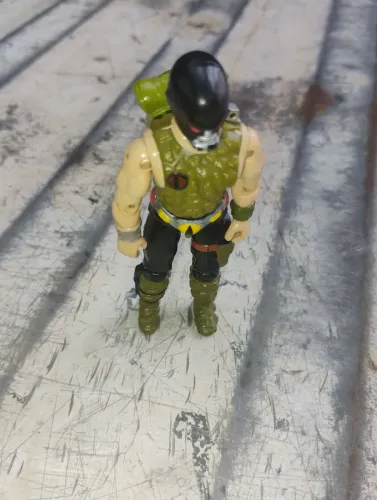 Vendo um boneco comandos em açao croc master dos anos 80 da marca HASBRO 