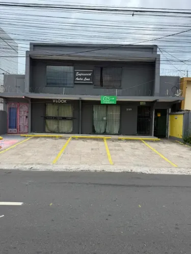 Prédio excelente Centro